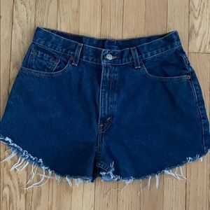 Levi Cutoff Jean Shorts